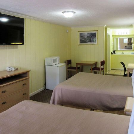 קנזס סיטי Rodeway Inn מראה חיצוני תמונה