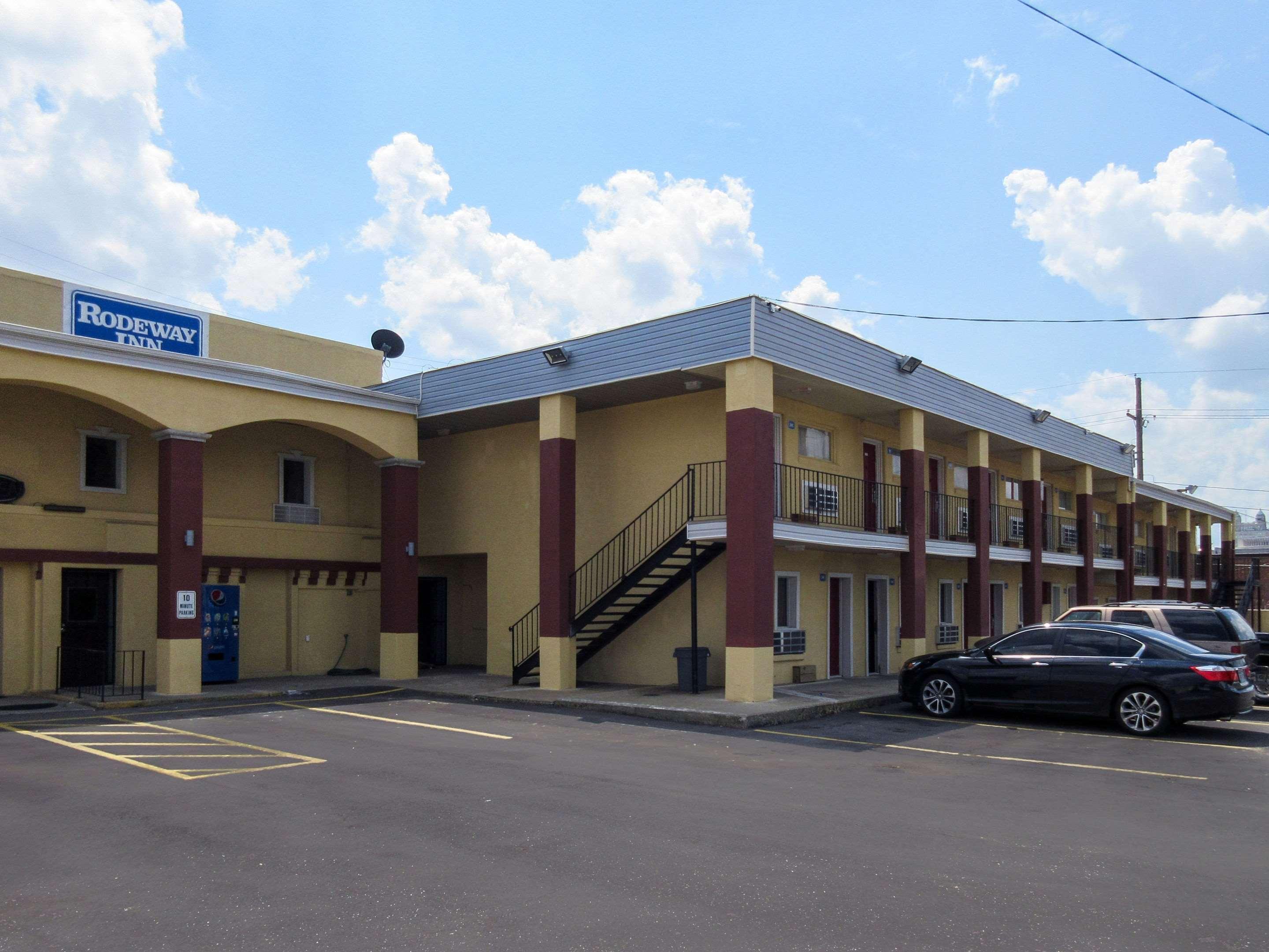 קנזס סיטי Rodeway Inn מראה חיצוני תמונה